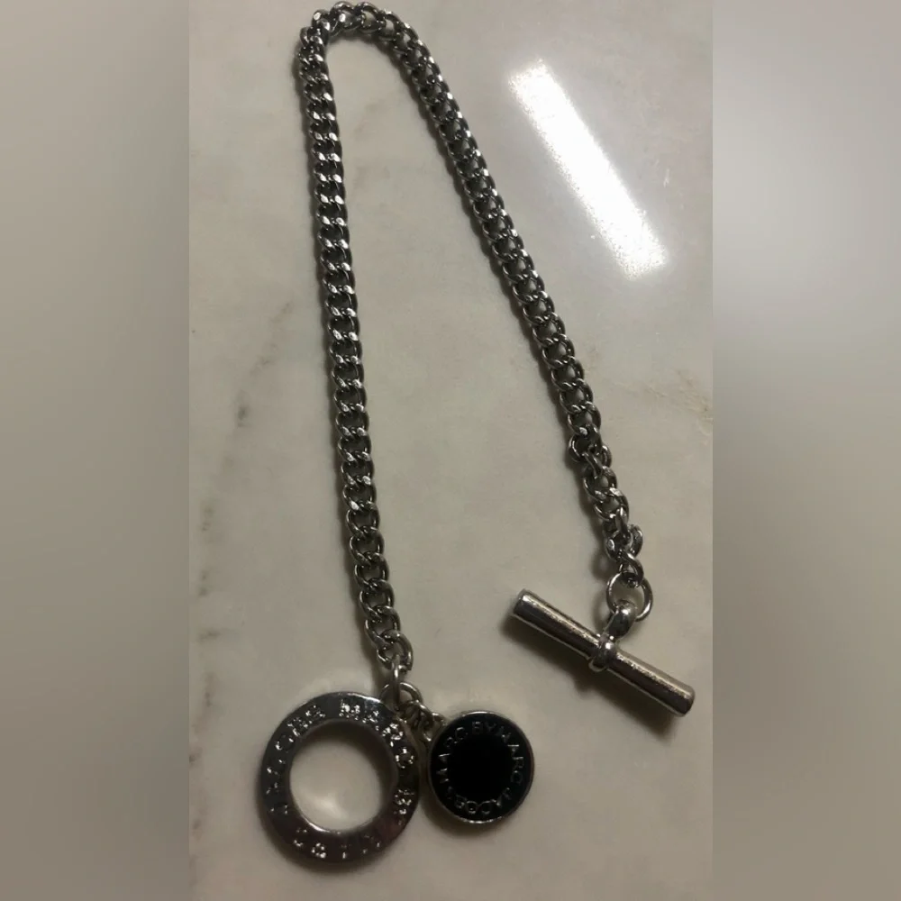 Designer MARC JACOBS Silver w/ Round Black Logo Disc Toggle Chain Bracelet
